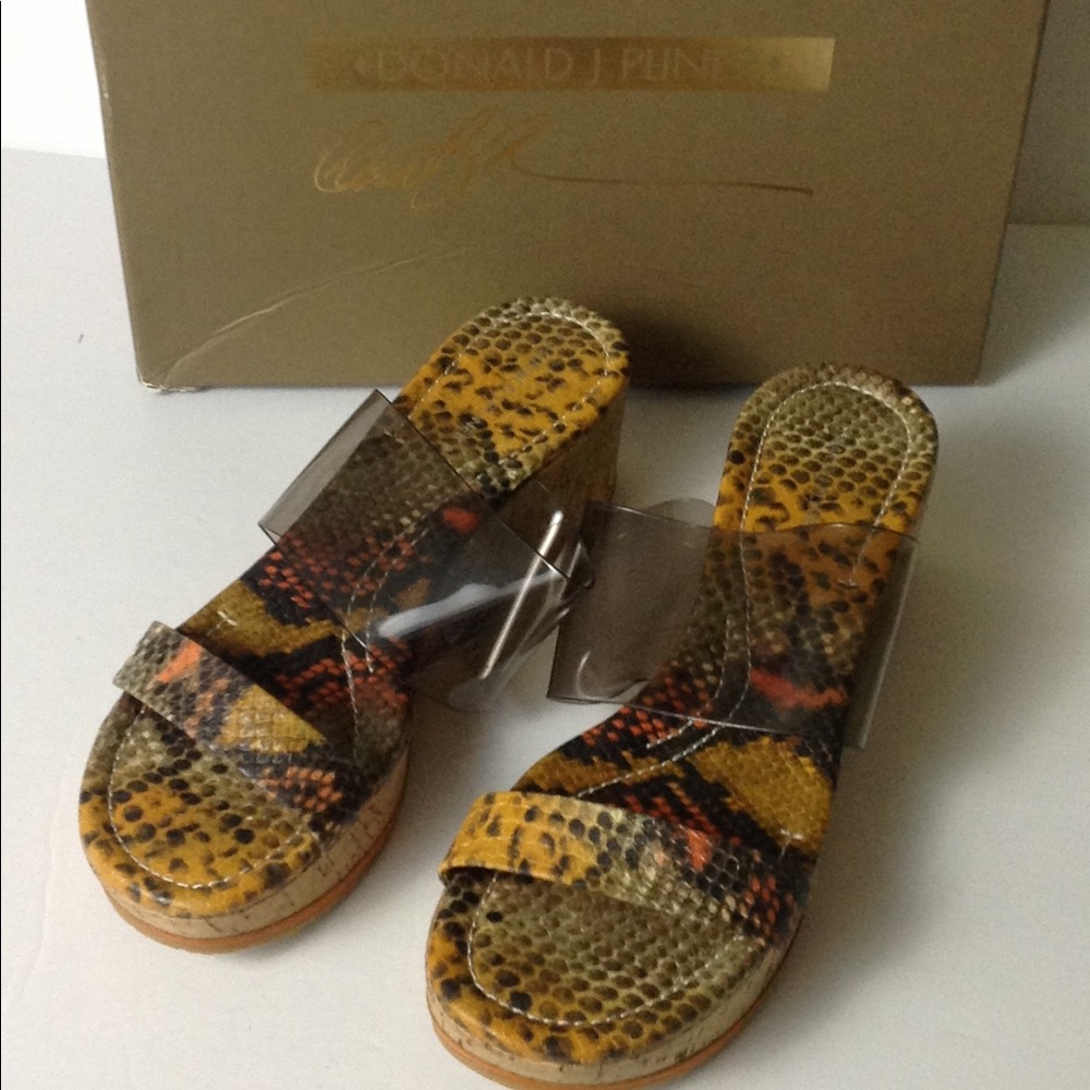 NWT Donald J Pliner Sabrina Tangerine Platforms 🤗